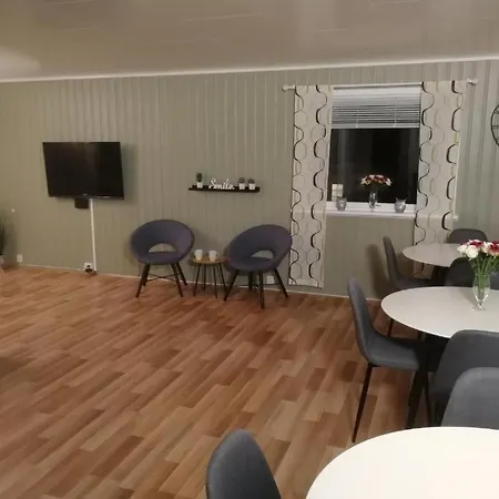 Hus I Sentrum 度假居 斯沃尔韦尔
